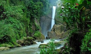 Keindahan Air Terjun di Lampung