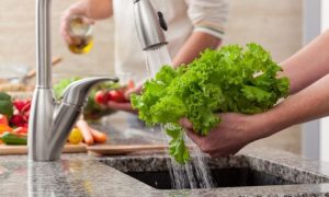 Buah dan Sayur Ini Baiknya Dimasak Dulu Sebelum Dimakan