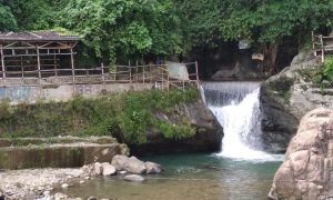 Curug Ciomas, Pesona Air Terjun dengan Bebatuan Eksotis di Bogor