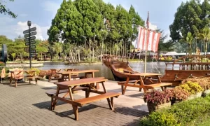 Floating Market Lembang: Menikmati Wisata Kuliner dengan Nuansa Unik