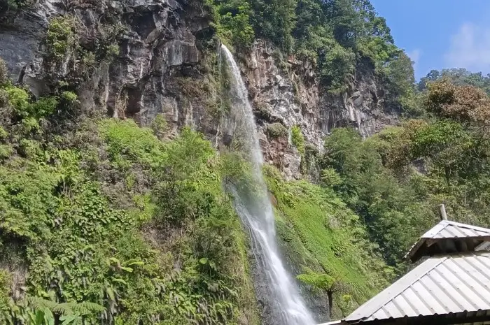 Daya Tarik Curug Cibeureum