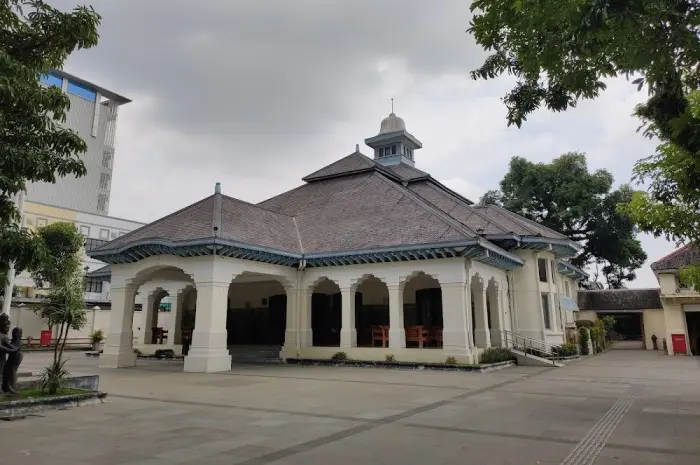 Mengnal Sejarah Loji Gandrung