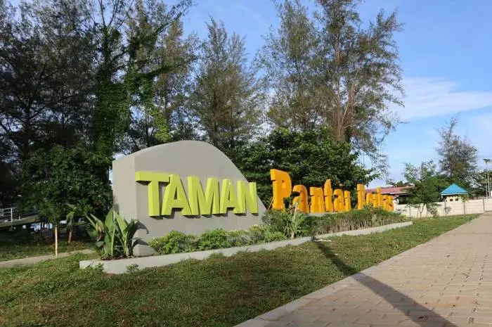 Taman Pantai Berkas