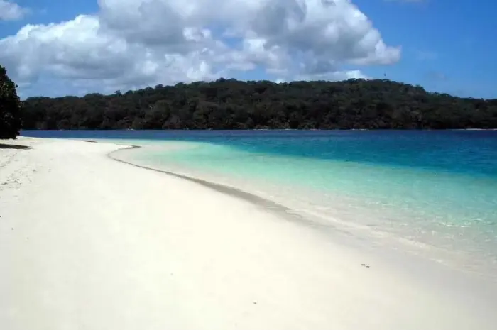 Tempat Wisata di Banten dengan Keindahan Alam dan Budaya yang Memesona