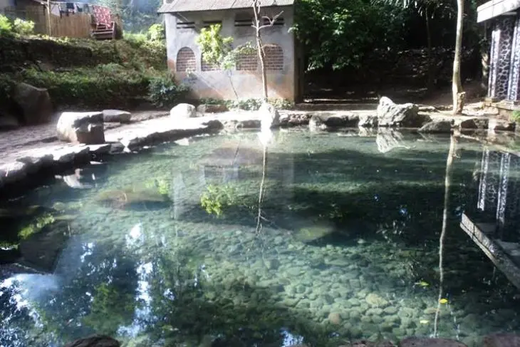 Batu Quran - Situs Sakral di Kaki Gunung Karang