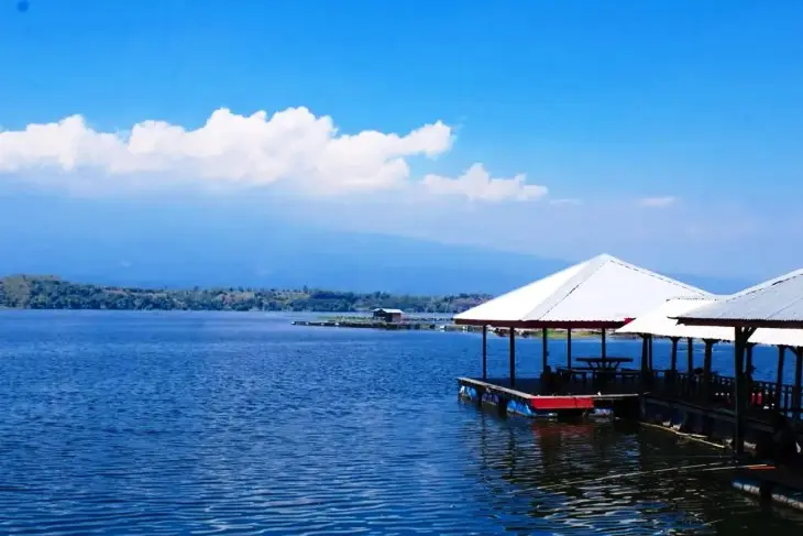 Danau Ranu Grati - Danau Tenang dengan Pemandangan Gunung