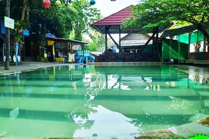 Pemandian Air Panas Cisolong - Relaksasi Alami di Kaki Gunung Karang