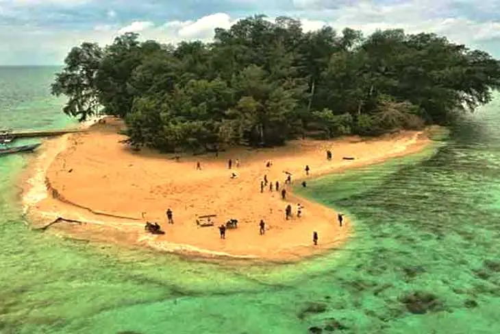 Pulau Perak - Destinasi Camping Favorit di Tengah Laut