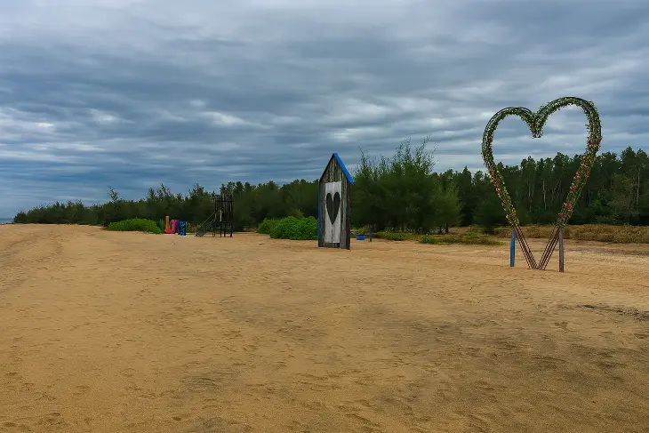 Pantai Sipakario - Spot Piknik dengan Pasir Putih